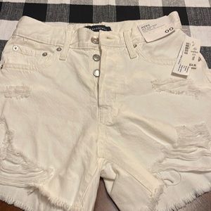 Aero 90’s high rise cut off 4” premium denim shorts in white!!
